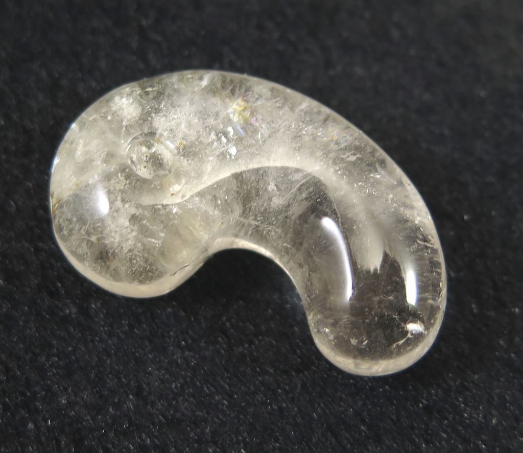 山梨県 黒平鉱山産水晶 39mm勾玉 虹 19.48g カード付 - メルカリ
