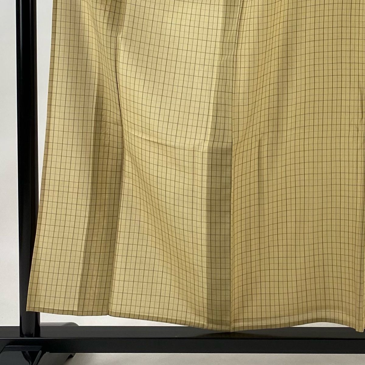 大島紬 身丈156.5cm 裄丈64.5cm M 薄物 格子 薄茶色 正絹 名品 【中古  