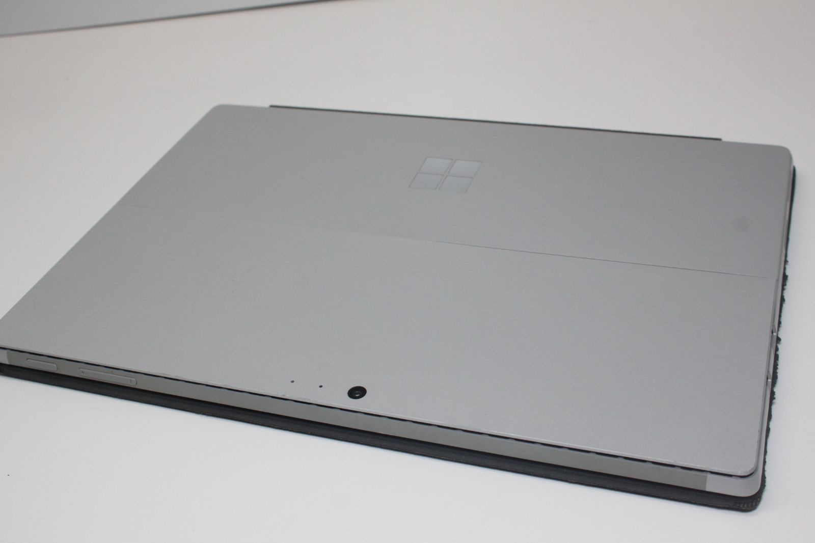 Surface 最新 Pro（第5世代）intel Core m3/128GB/メモリ4GB ⑤