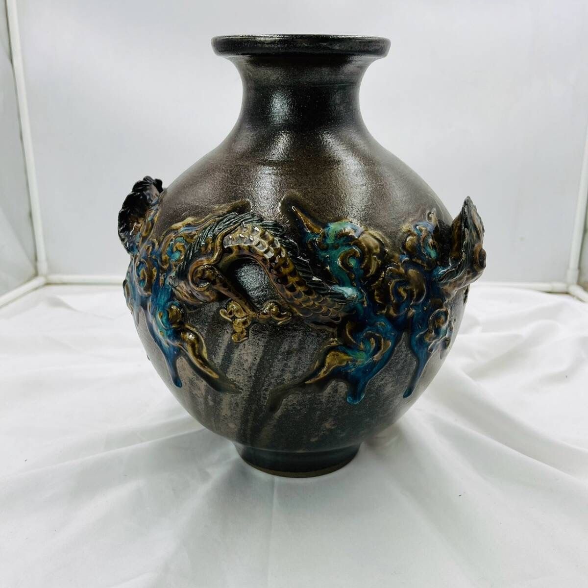 沖縄やちむん作家立体的な龍の壺 ❗️✨迫力の昇り竜✨❗️】琉球 やちむん 壺 陶器製 伝統焼物