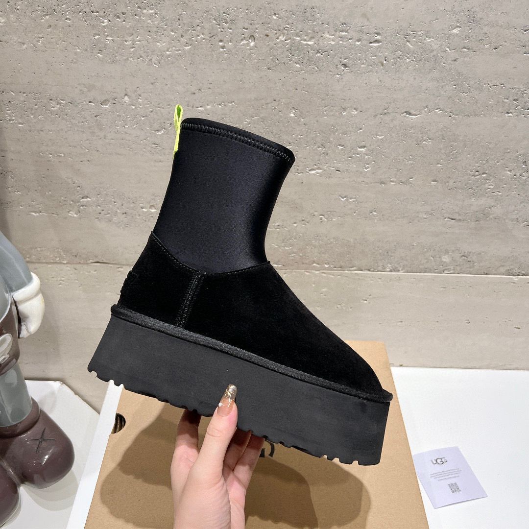 極美品 ブラック 新品 UGG アグ ブーツ レディース クラシック ...