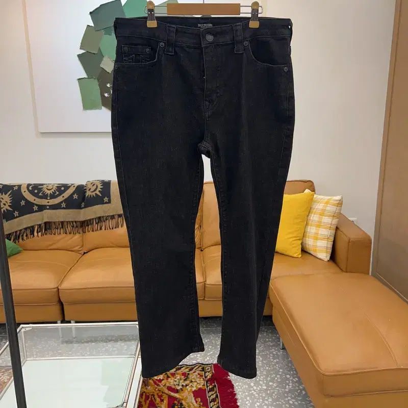 TRUERELIGIONトゥルーレリジョン　ブラックデニムパンツ TRUE RELIGION(トゥルーレリジョン) スパン糸 ブラックデニム