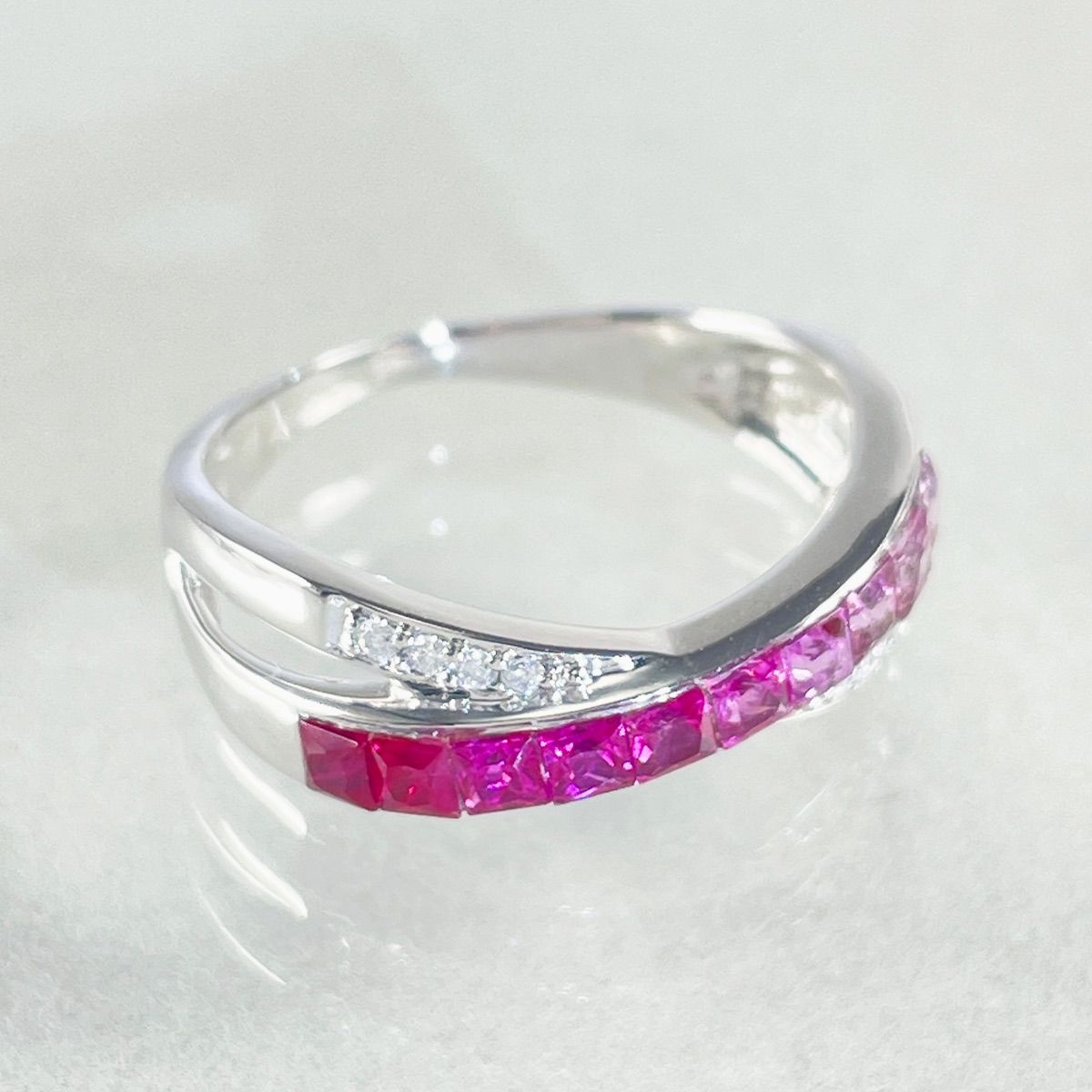 K18WG ルビー 0.20ct サファイア 0.40ct ダイヤ 0.05ct K18WG ルビー 0.20ct サファイア 0.40ct ダイヤ 0.05ctの通販 by