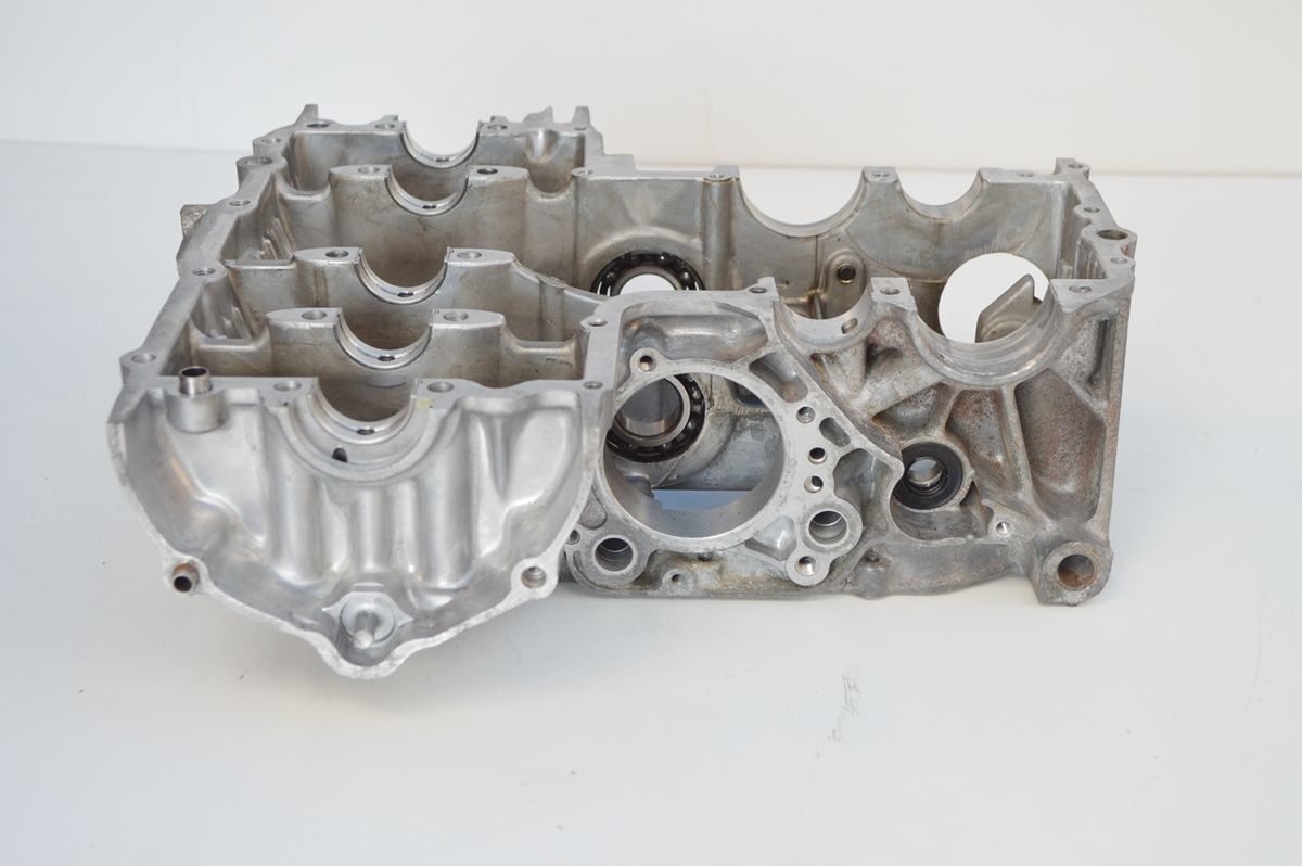HONDA CB400F クランクケース・ロア 中古品 当時物 (HONDA・CB400F