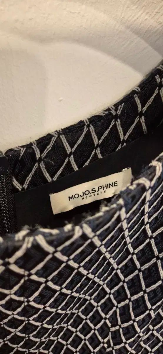 MOJO.S.PHINE