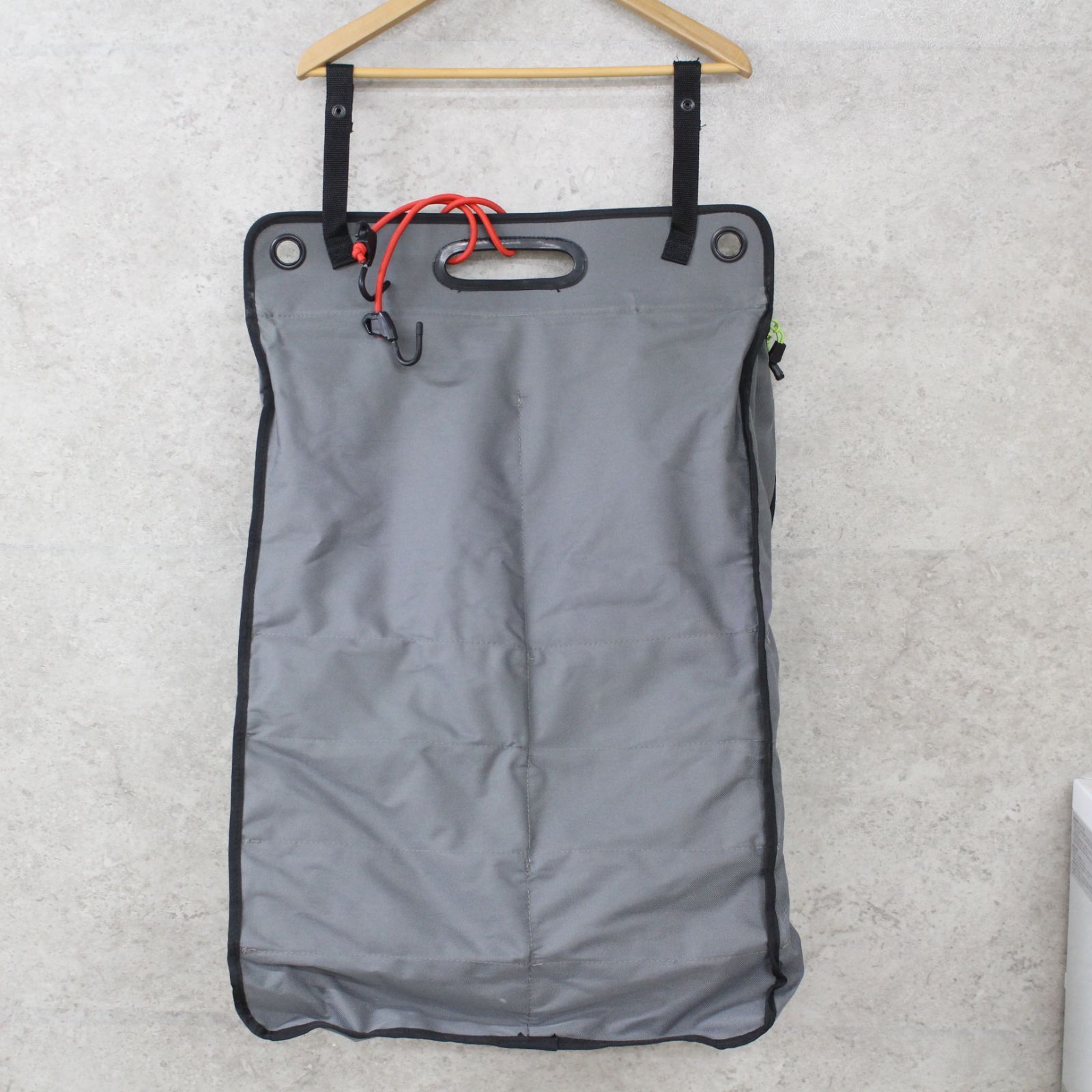 THULE スーリーシューズオーガナイザー壁掛け
