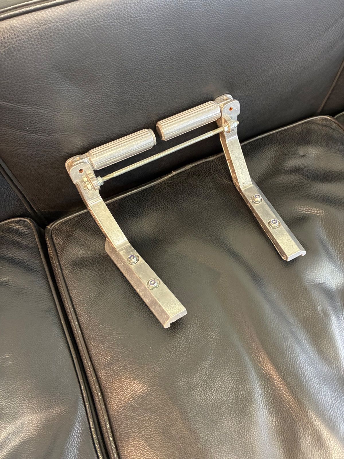 FAのベスパPX用の折りたたみフットレストです 1