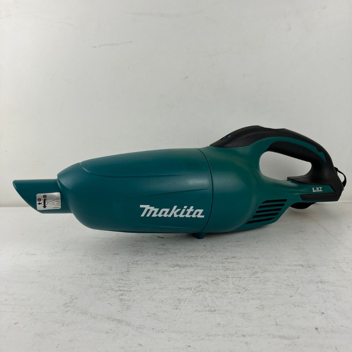時間のない ЗЗMAKITA マキタ 18v 充電式クリーナ サイクロンアタッチメント付 バッテリー 充電器無し CL181FD ブルー 人気商品！