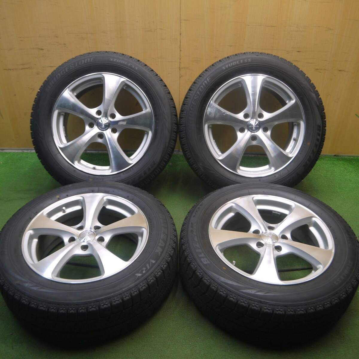 バリ溝！9.5分Leonis AS スタッドレス 215/60R17 ブリヂストン 