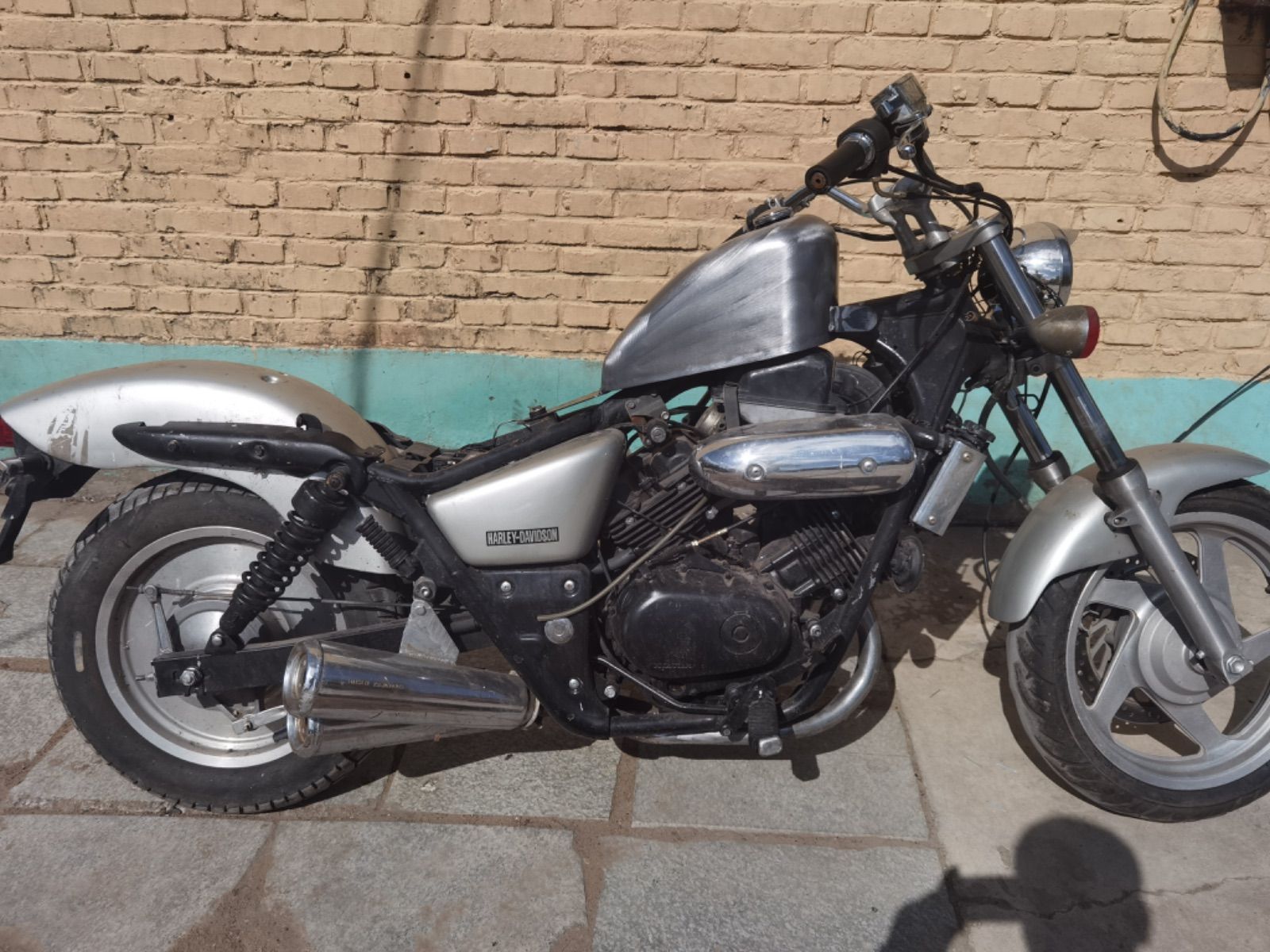 V-TWIN MAGNA