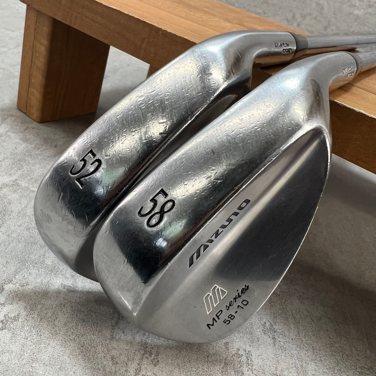 MIZUNO - MIZUNO　ミズノ　MP　Gシリーズ　メンズゴルフ　ウェッジ2本セット　スチール　右利き用　AW　アプローチ　SW　サンド　52°　56° MIZUNO ミズノ MP Gシリーズ メンズゴルフ ウェッジ2本セット