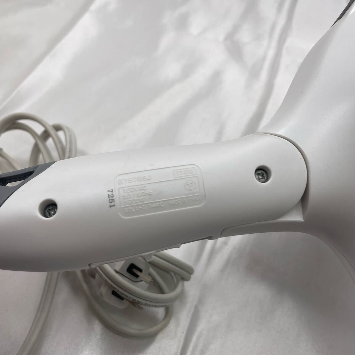 動作良好】SATINIQUE サティニーク ヘアドライヤー ホワイト