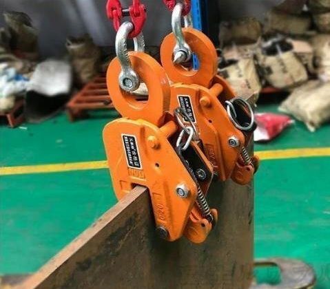 中古品　縦吊クランプ　1トン用 R-1 縦つり専用クランプ(安全ロック付) 日本クランプ(JAPAN
