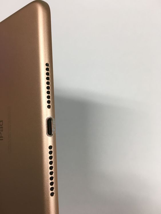 動作確認・初期化済み】 美品 電池84％ SIMフリー Apple iPad