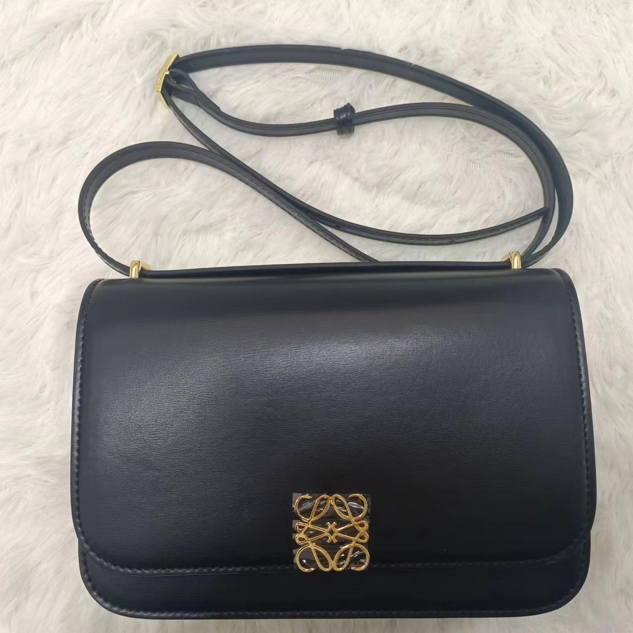 LOEWE ショルダーバッグ