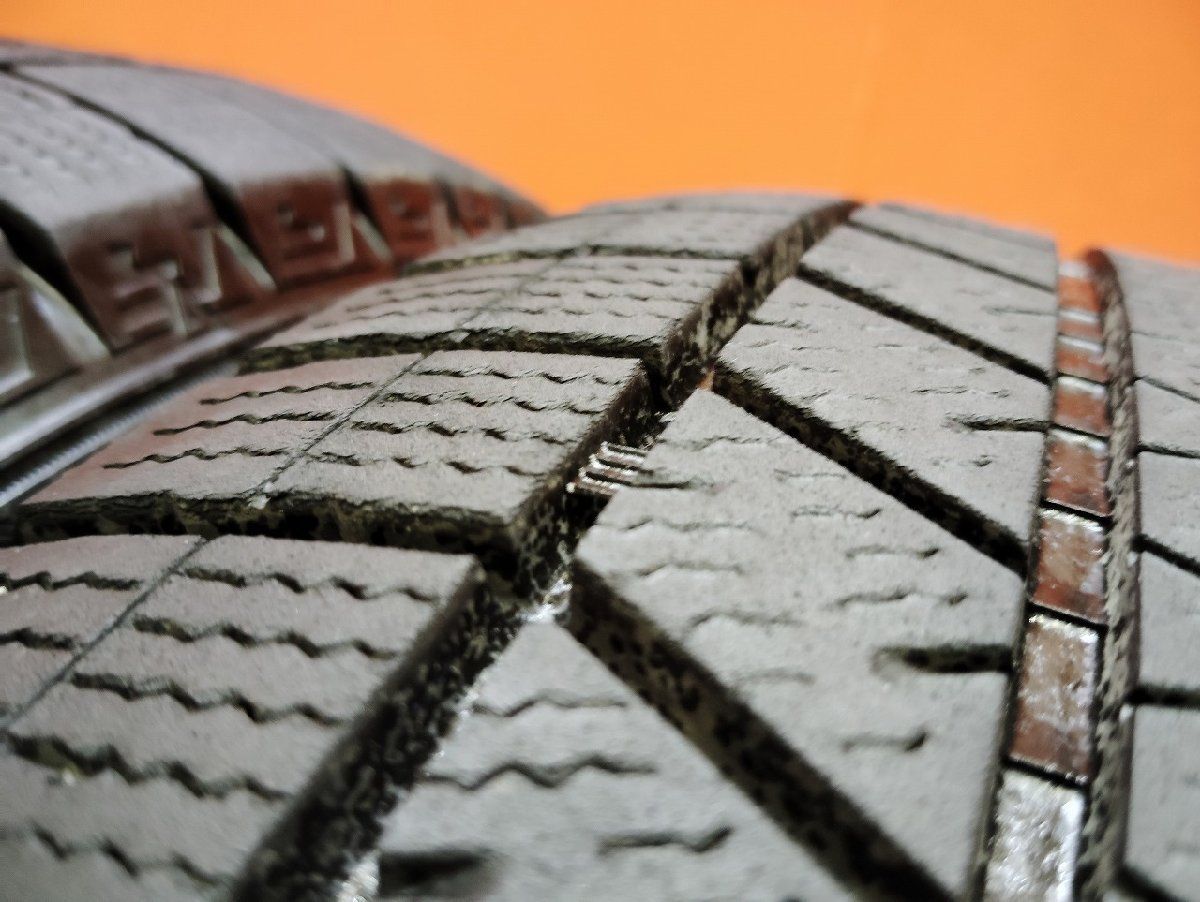 バリ溝!! 18年製 DUNLOP WINTER MAXX SJ8 215/70R16 PCD114.3 5H バリ溝!! 18年製 DUNLOP WINTER MAXX SJ8 215/70R16 PCD114.3 5H