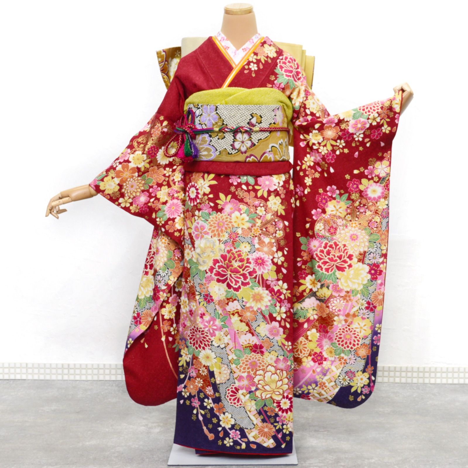 美品》正絹 振袖フルセット S〜Mサイズ 成人式 赤地 上品 豪華 菊 桜