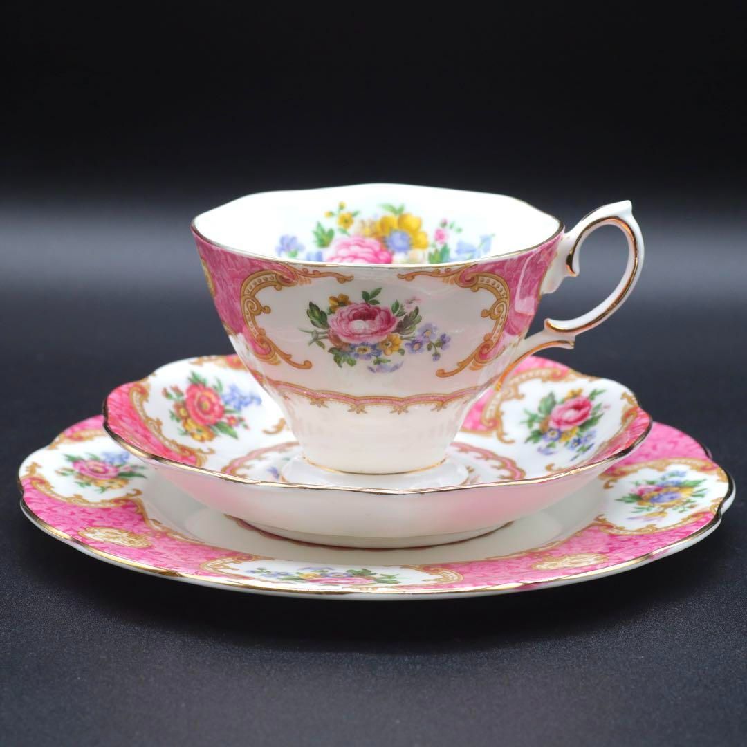 ロイヤルアルバートレディーカーライルアフターヌーンティースタンド3