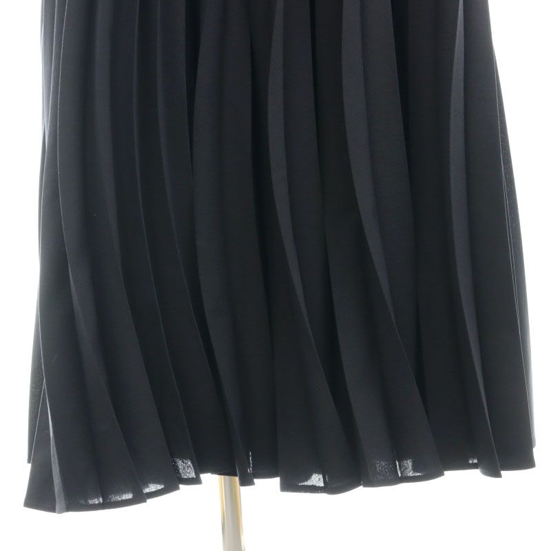 マメクロゴウチ Mame Kurogouchi 22FW Curved Pleated