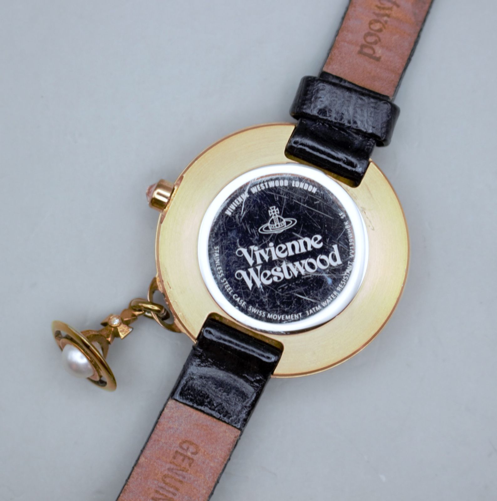 VRW-425』☆時計☆ Vivienne Westwood (ヴィヴィアンウエストウッド)☆VV139WKBK☆シェル文字盤 レディース クォーツ  腕時計☆稼動品☆ - メルカリ