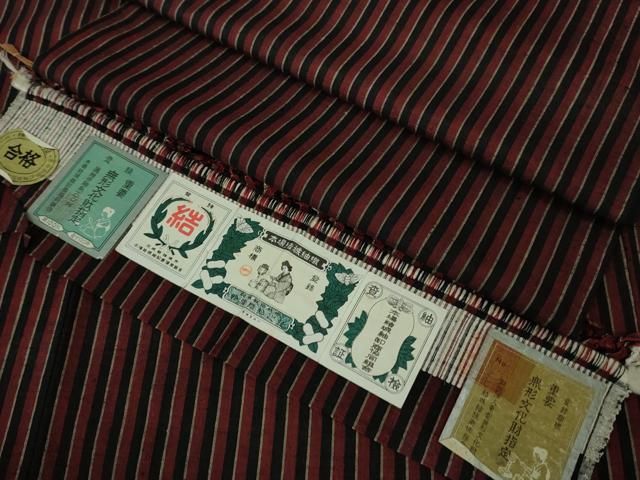 平和屋着物▽日本工芸会正会員 秋山眞和 綾の手紬 手織 本藍染 紬 単衣