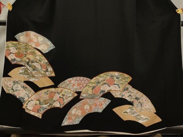 黒地に矢羽丸花模様の着物単品 平和屋着物□豪華黒留袖 駒刺繍 地紙重ね花鳥文 金彩 正絹 逸品