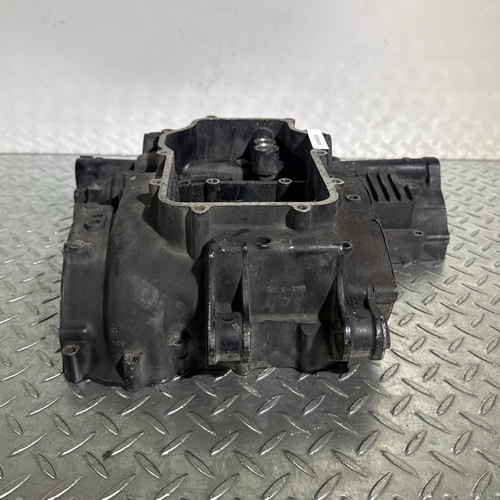 HONDA CBX400F クランクケース 下側 ホンダ [M-250610-52] HONDA CBX400F クランクケース 下側 ホンダ