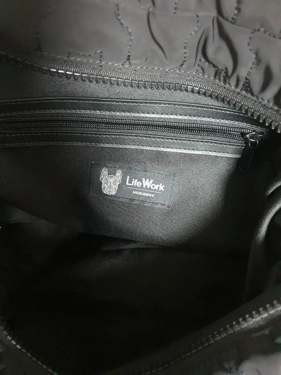 ライフワーク ブラック キルティング クロスバッグ DECORATOM_COM_BR