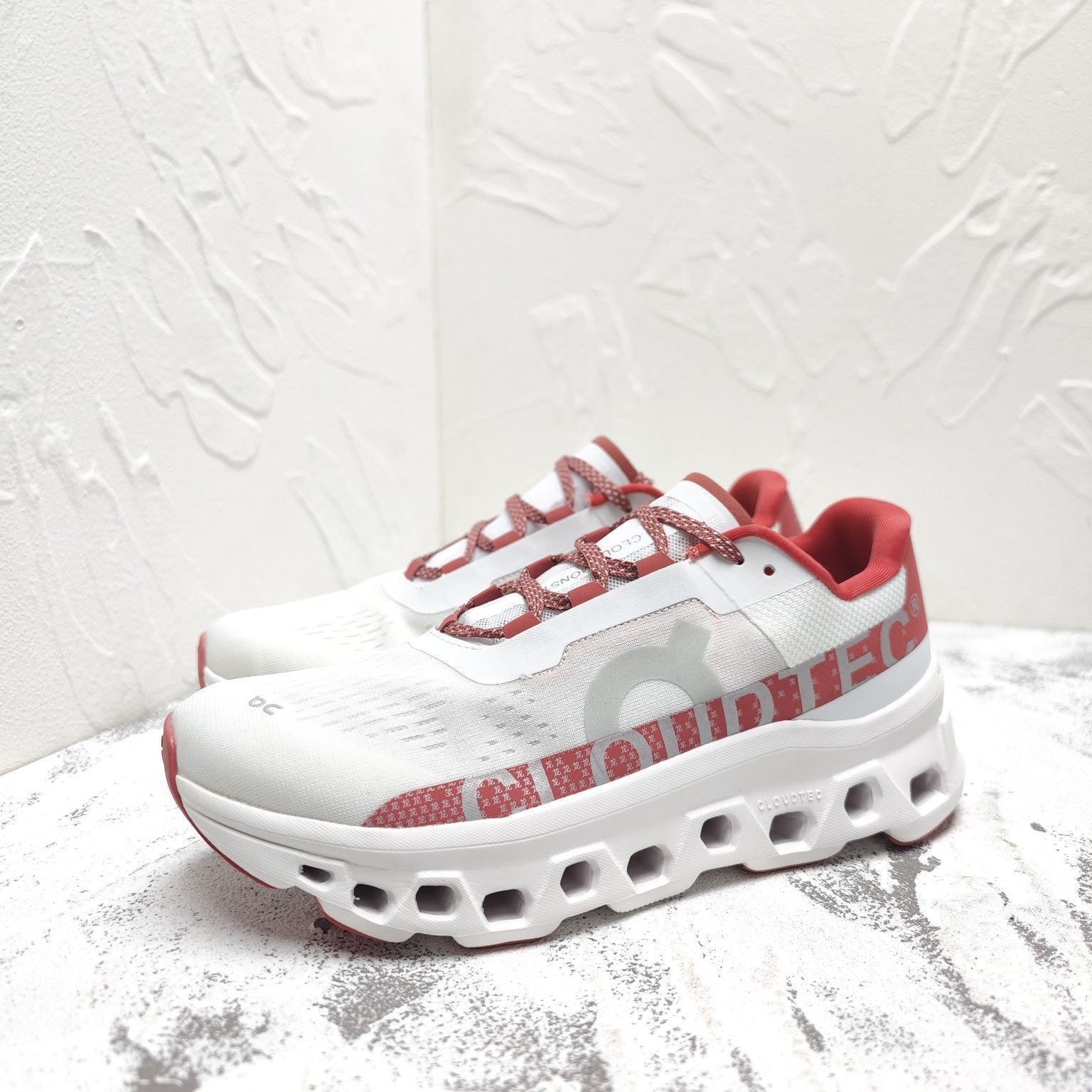 【中古美品】on ランニングシューズ（Cloudmonster／26cm） 楽天市場】オン On レディース ランニングシューズ クラウド