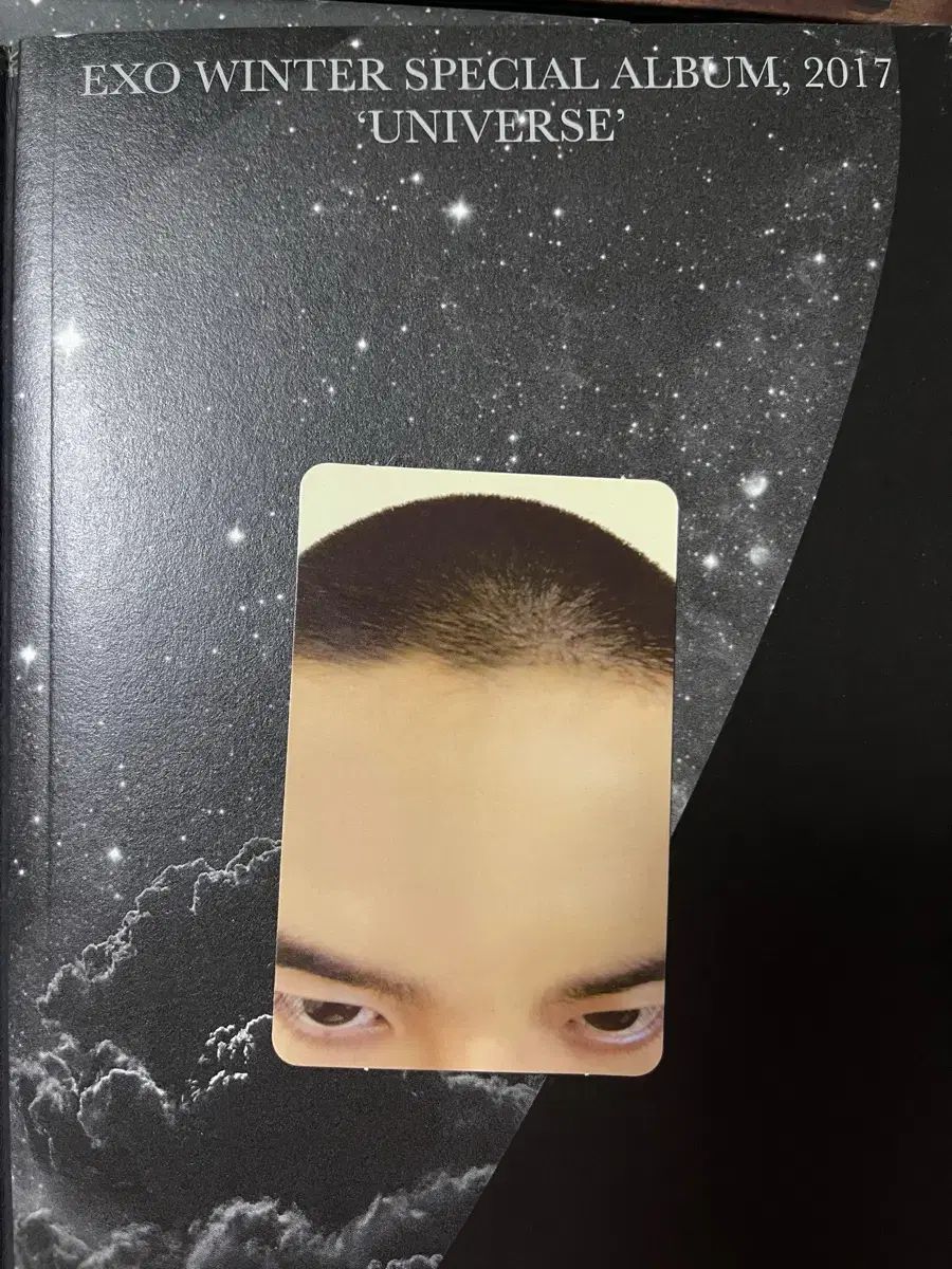 EXO(エクソ) Universe アルバム バッチ (額カウント) 2 種 付き