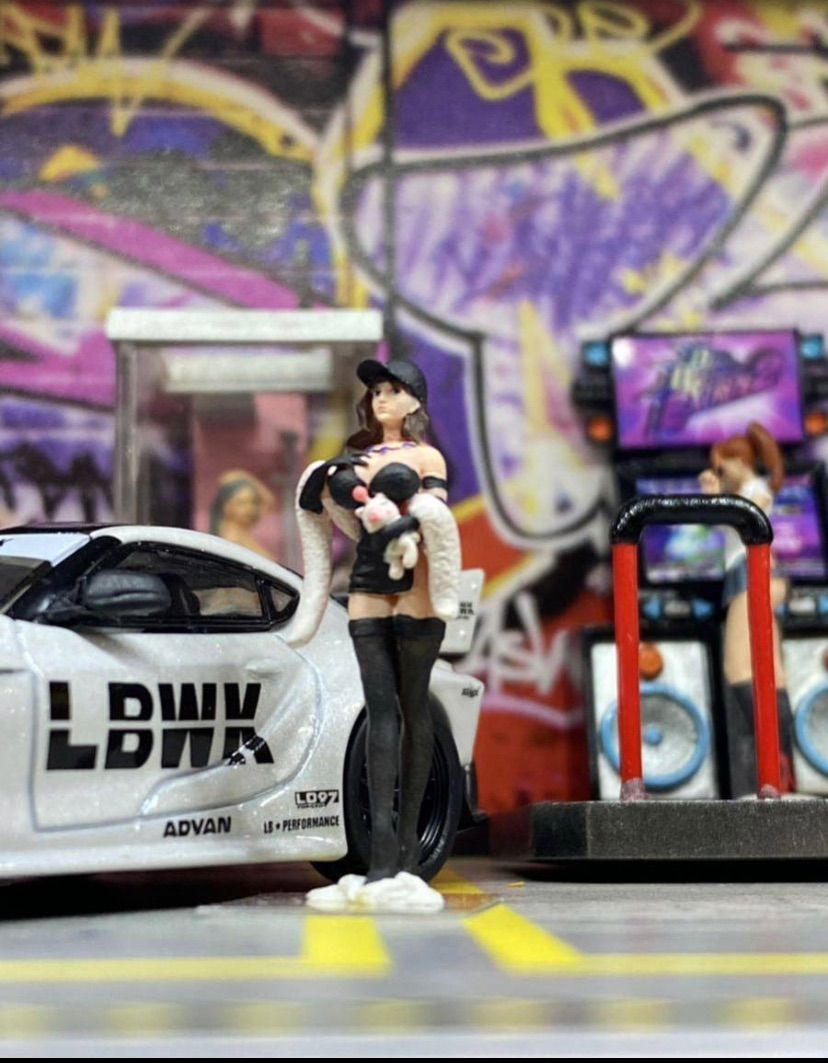 1:64 美女 セクシーモデル イベントガール キャンギャル トミカサイズ ジオラマ 日本未発売 ミニカー MATTELHot Wheels 精密塗装  - メルカリ