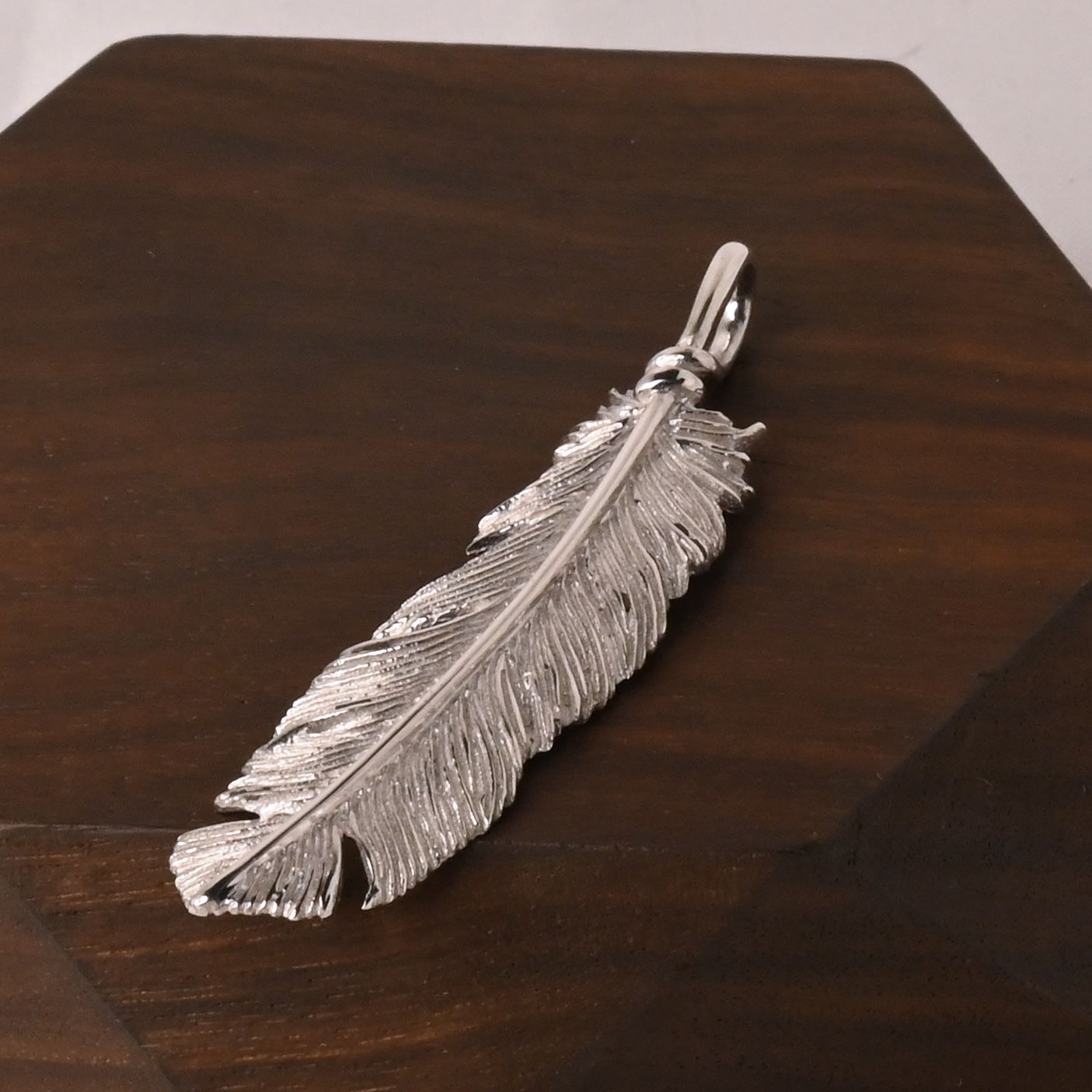 研磨済】SAAD フェザー トップ 右向き シルバー925 ネックレスチャーム