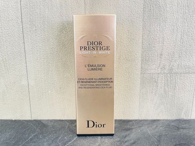 未使用 Dior プレステージ ホワイト リンクル エマルジョン ルミエール