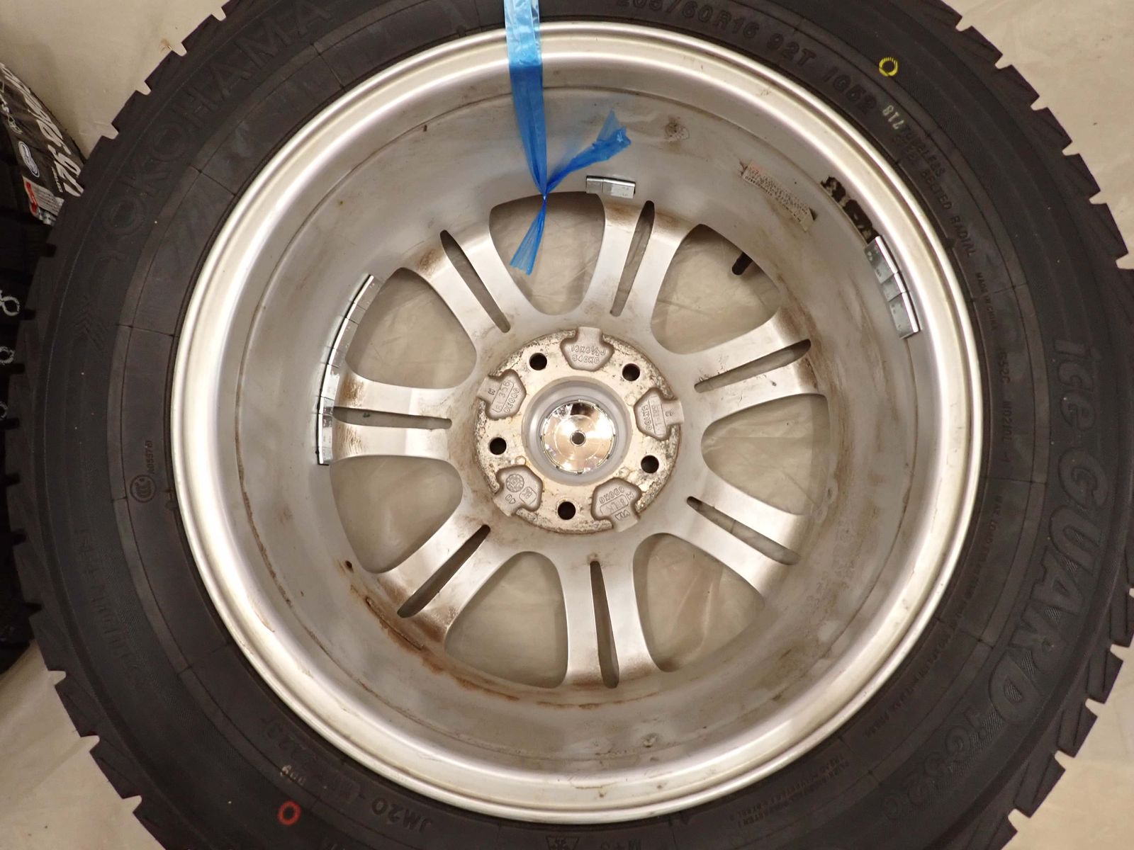 連続性のある 冬 製 4本SET 会社宛 205 60R16×6.5J 92T ヨコハマ アイスガード IG52C アルミ ヴォクシー ステップワゴン NO D6368 送料無料も!