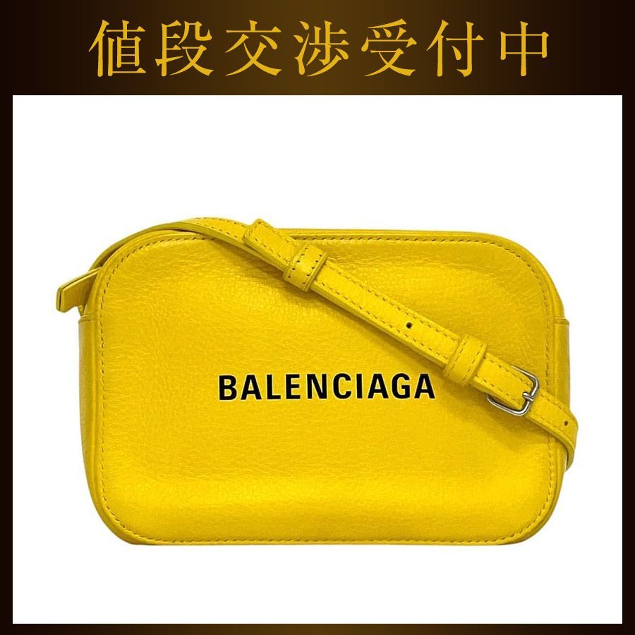 美品 バレンシアガ エブリデイ カメラバッグ イエロー ネコ ショルダーバッグ バレンシアガ ショルダーバッグ カメラバッグ XS イエロー