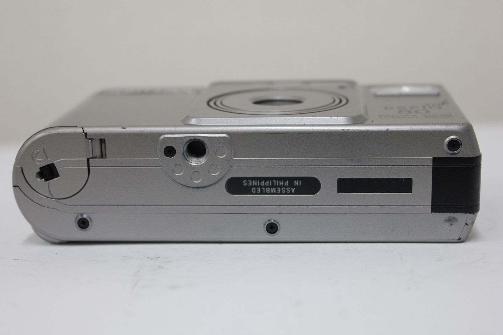 コンパクトカメラ e