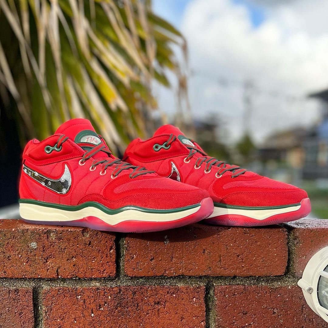 NIKE AIR ZOOM G.T. HUSTLE 2 'CHRISTMAS' ナイキ エア ズーム GT ハッスル 2 【MEN'S】 track  red/metallic silver-rouge piste DJ9404-601