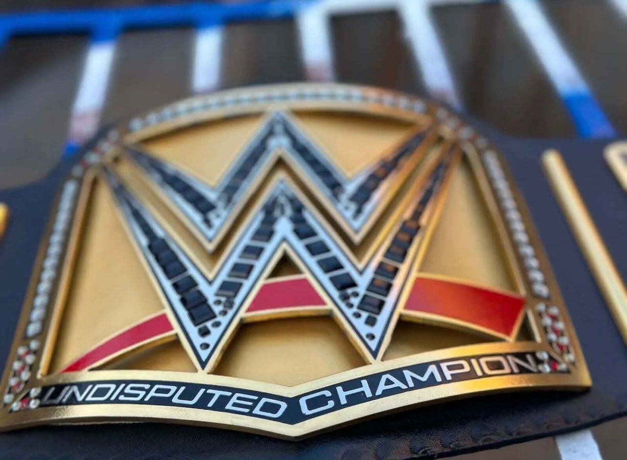 WWE Universal Championship WWEユニバーサル王座 チャンピオンベルト レプリカ プロレス オーダーメイド ☆発送予定日:  5月6日 - メルカリ