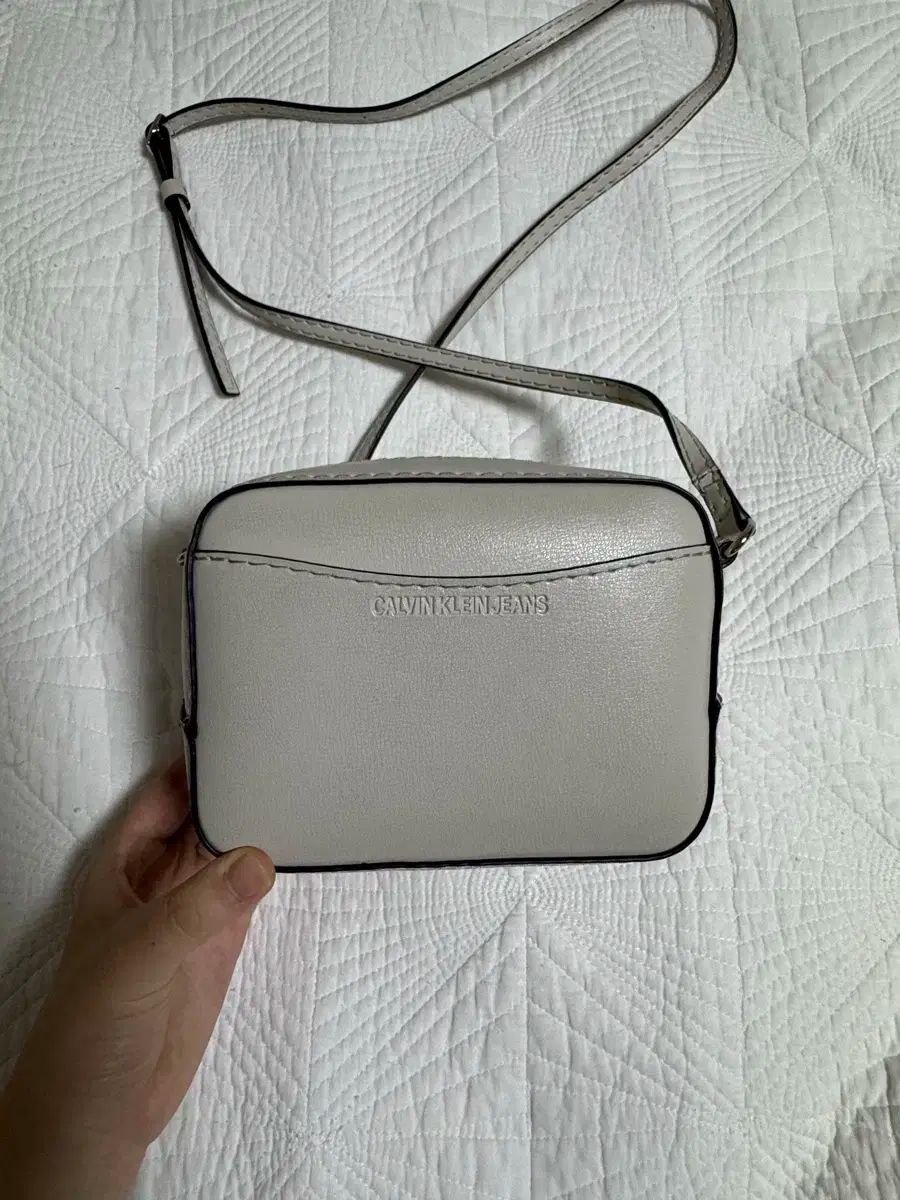 Calvin Klein カルバ ンクライン CK ロゴ クロスバッグ バッグ