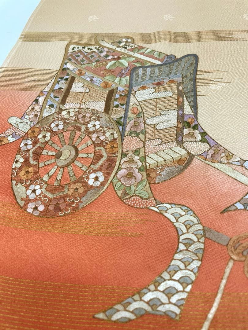 付け下げ 刺繍 紋意匠 正絹 反物 付け下げ 蘇州刺繍 相良刺繍 金彩 紋意匠 正絹 反物 - メルカリ