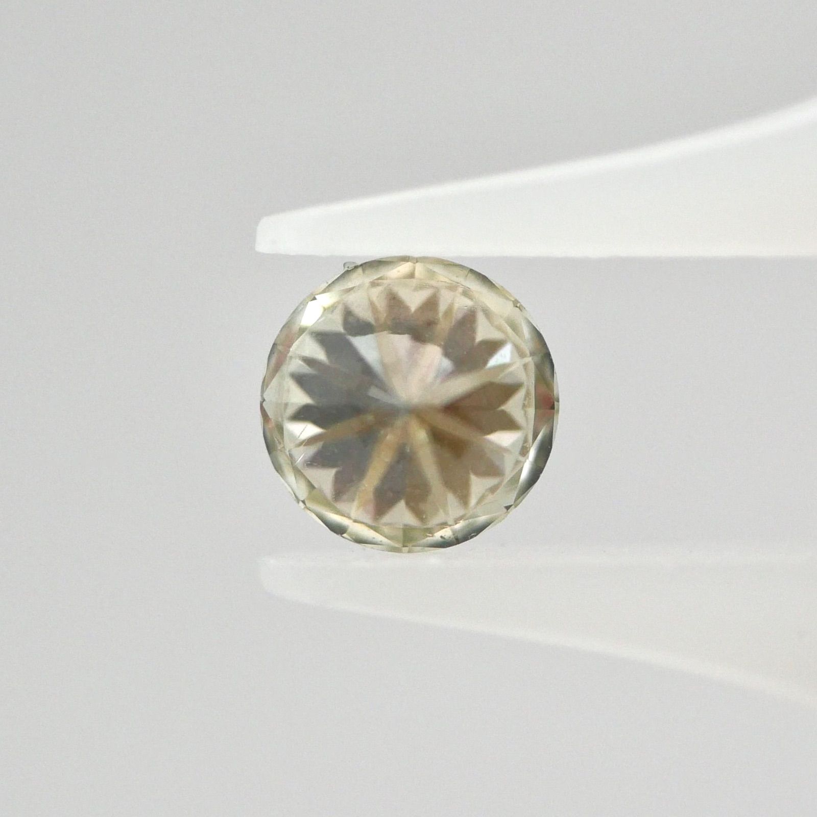 大粒0.369ct 天然イエローダイヤモンド