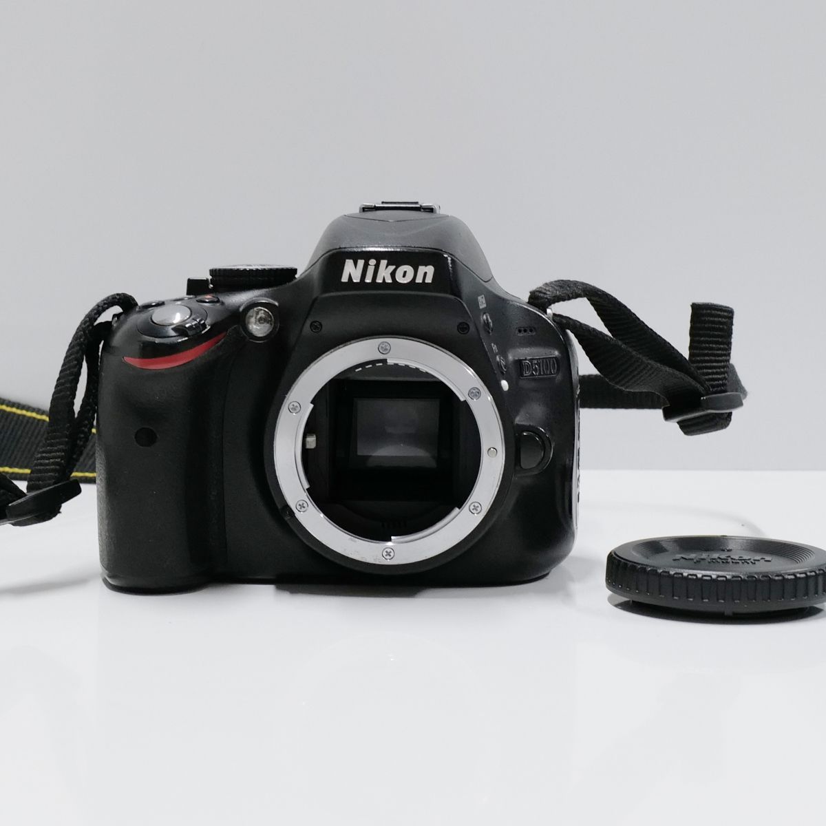 Nikon D5100 ボディ USED品 デジタル一眼 本体＋バッテリー 1690万画素 APS-C 横開きバリアングル液晶 完動品 中古  CP5548 - メルカリ