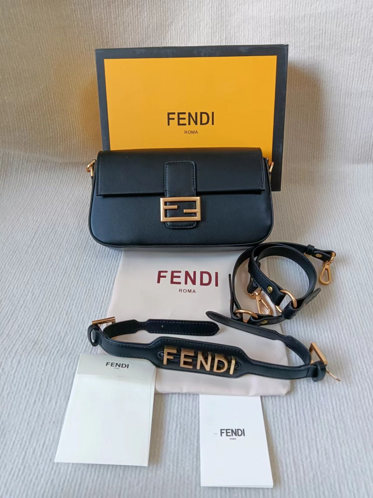 FENDI フェンディ  バゲット ショルダーバッグ