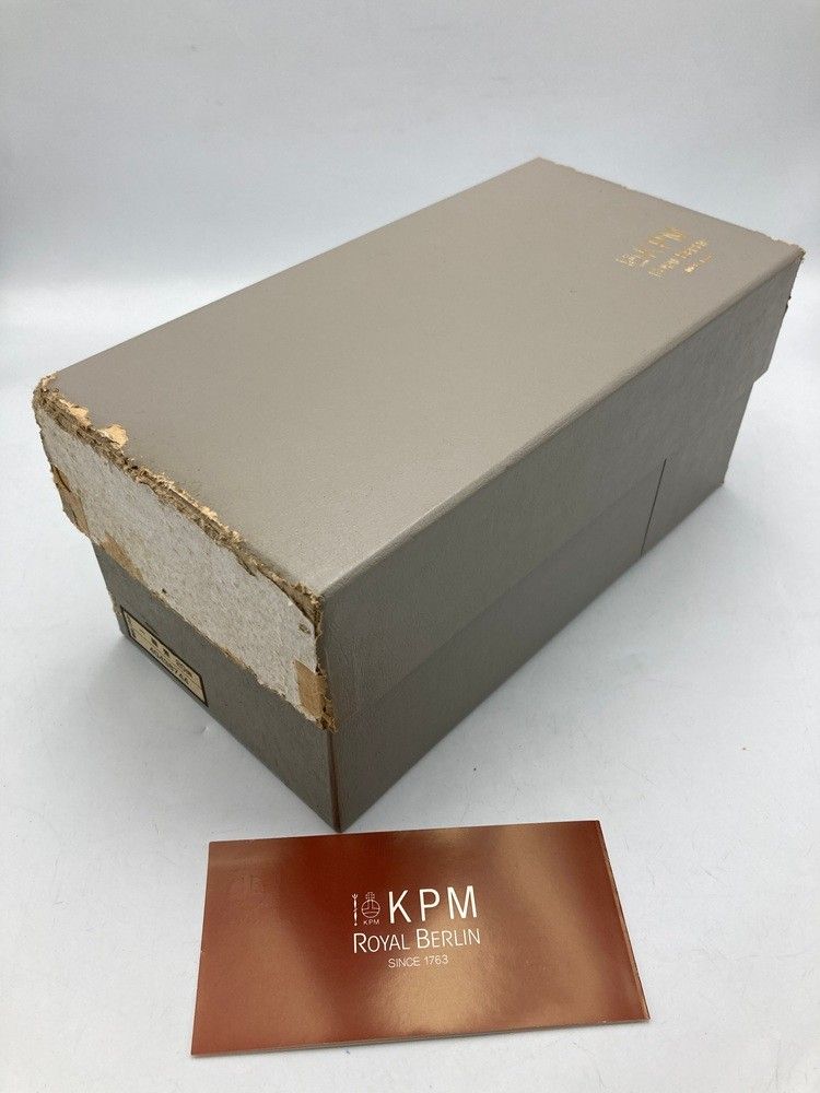 KPM ROYAL BERLIN ロイヤルベルリン 一輪挿し 花瓶 中古 D4 - メルカリ