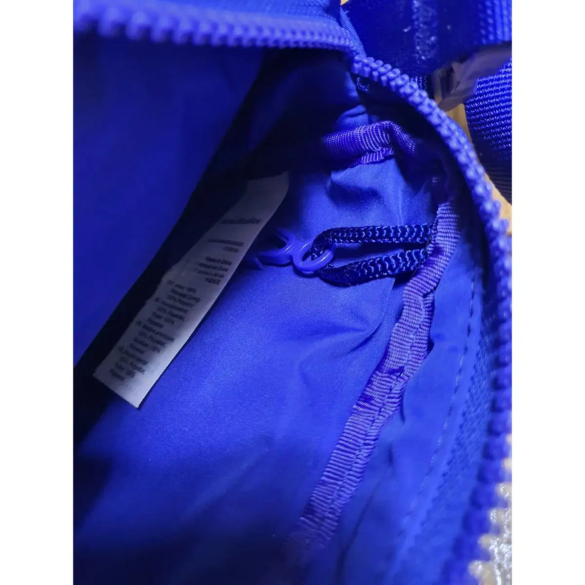 アクネストゥディオズ ウルトラマリン