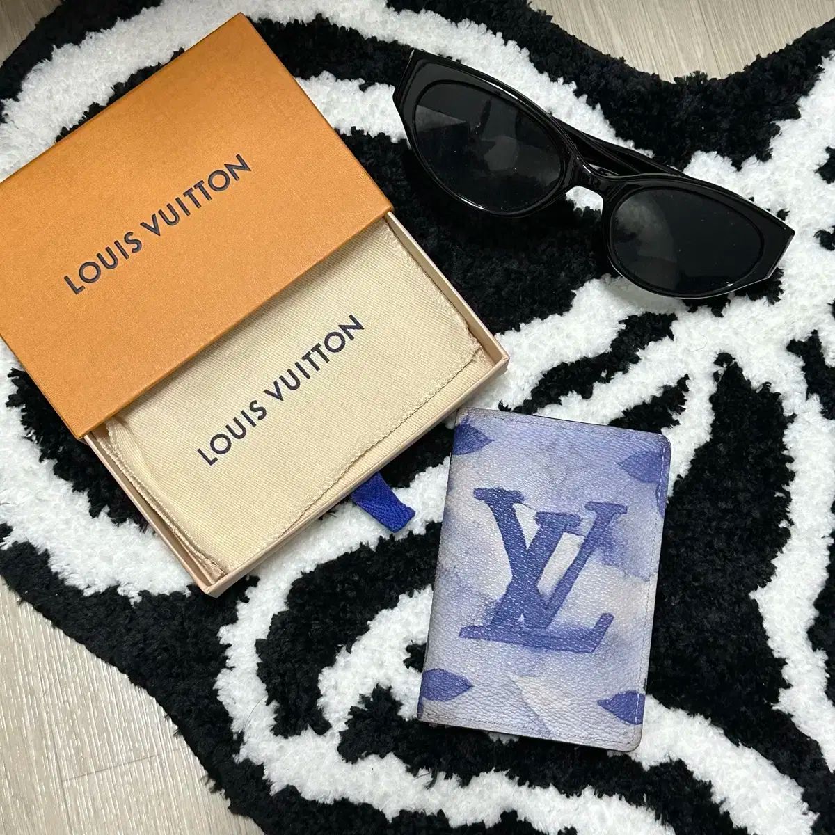 【雷市場（ポンジャン）商品韓国直送】 限定版 Louis Vuitton(ルイヴィトン) ブルー ウォーターカラー オーガナイザー