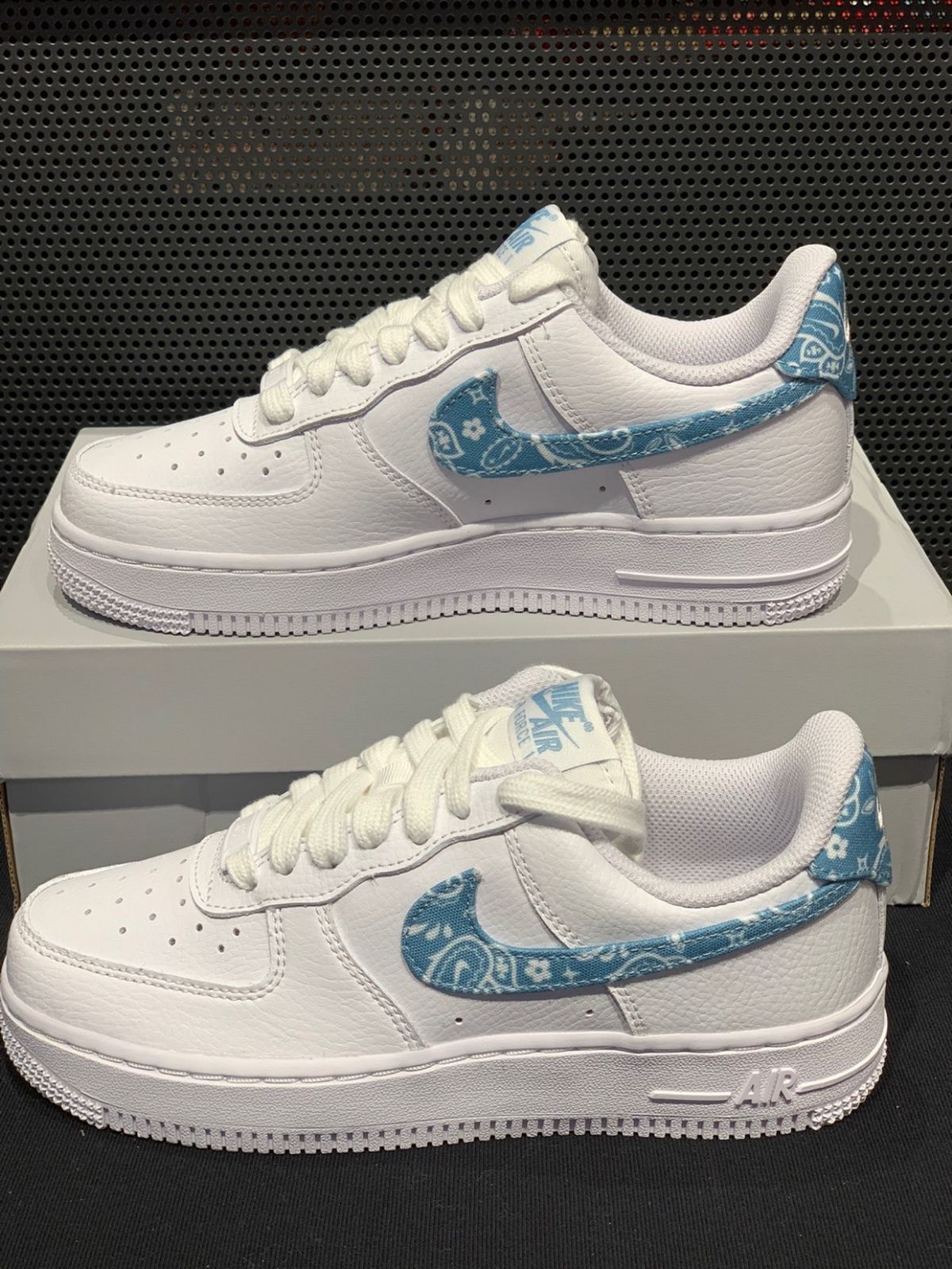 NIKE WMNS AIR FORCE 1 07 ESS white/worn blue-white-wht dh4406-100 レディース スニーカー AF1 ブルー ペイズリー