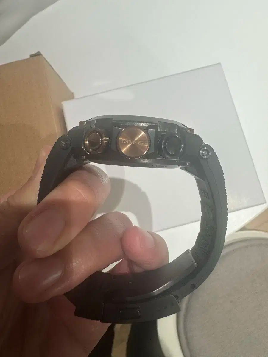 G ー