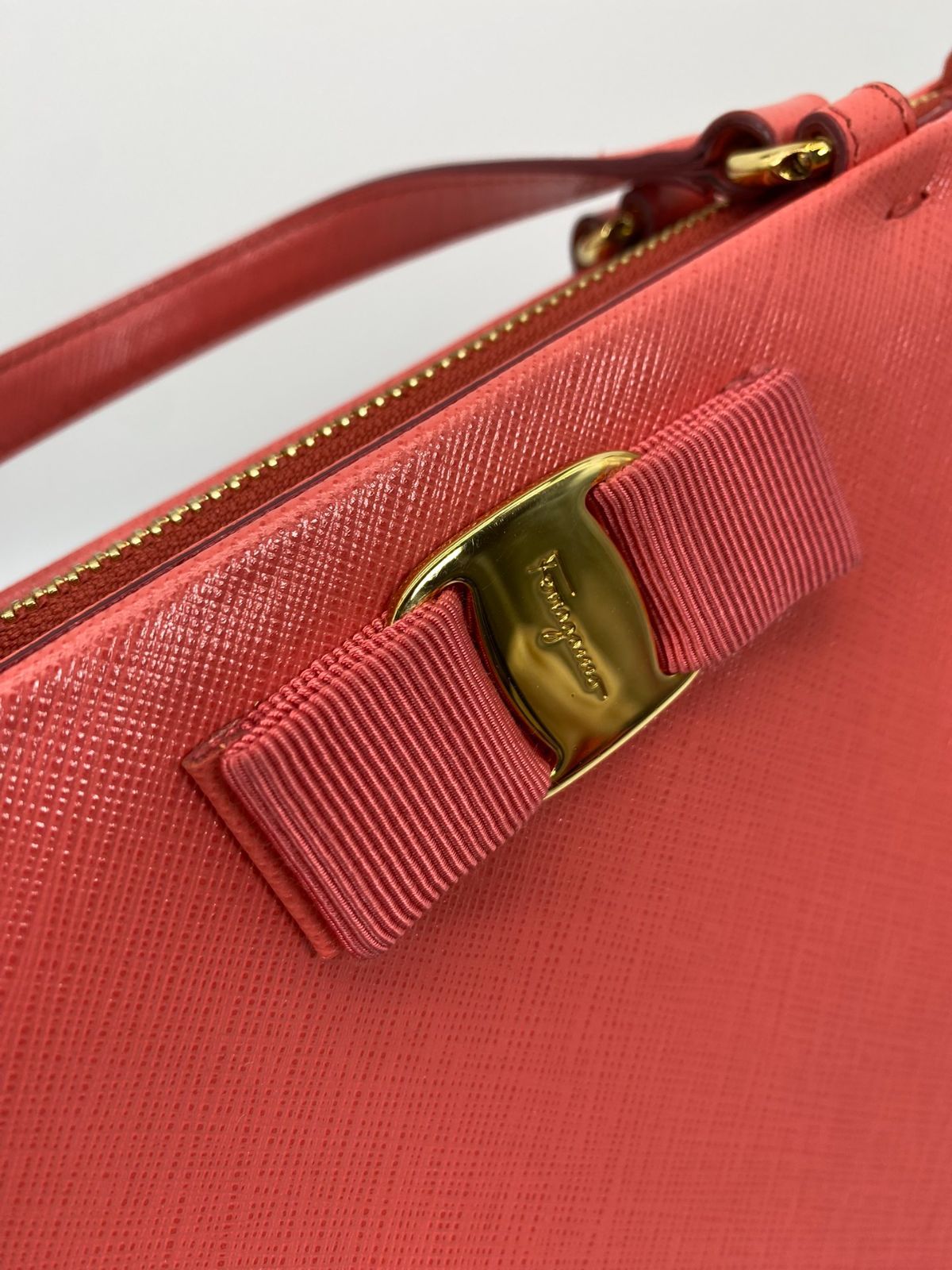 Salvatore Ferragamo サルヴァトーレ フェラガモ ショルダーバッグ 管理番号：5676 Salvatore Ferragamo サルヴァトーレ フェラガモ ショルダーバッグ