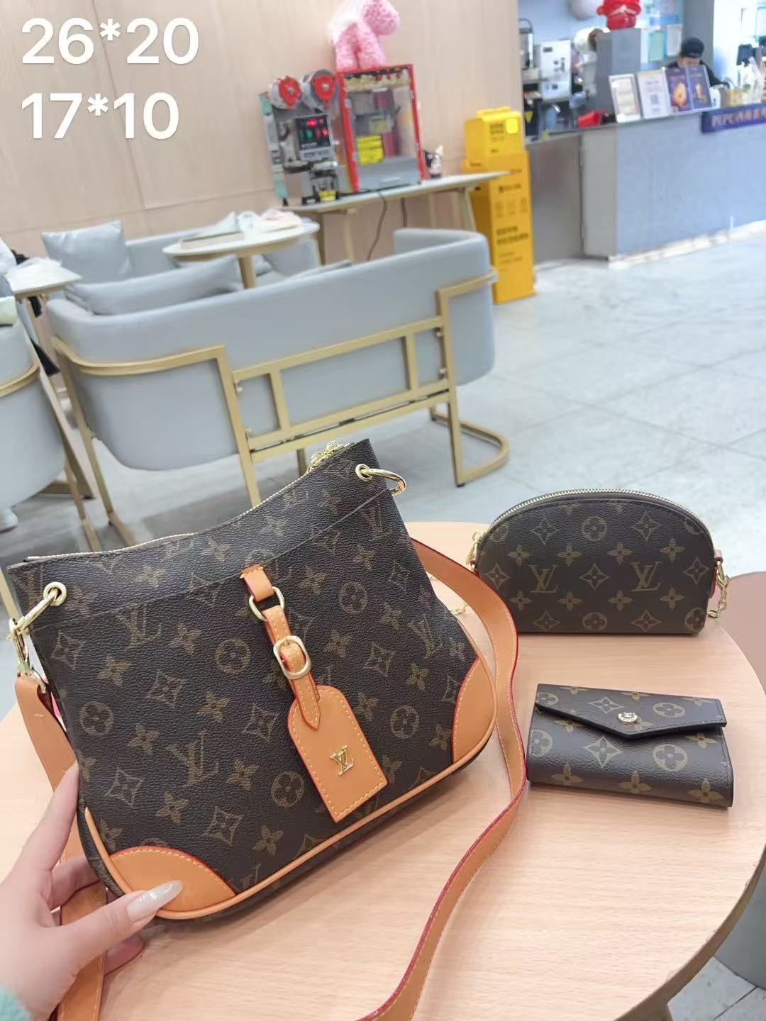 TOP New 2025 高品質3点セット - Lv モノグラムクロワッサンバッグ 化粧チェーンバッグ 財布 特別割引 | -MM輸入